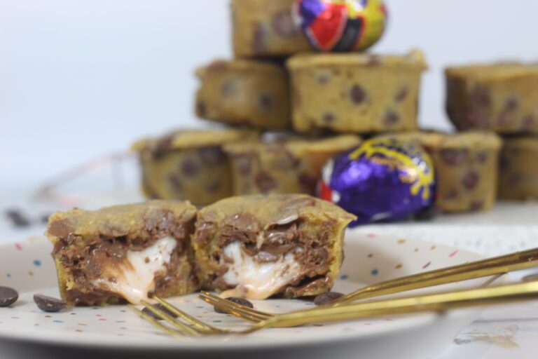 Crème Egg Cookie Cups