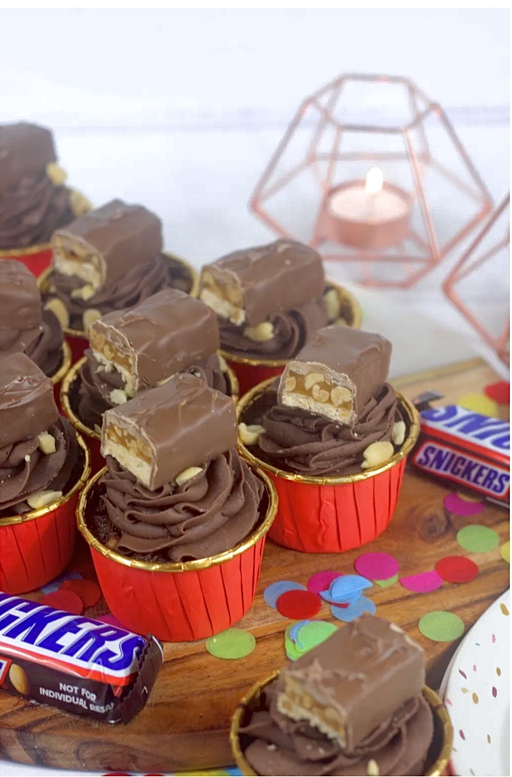 Snickers Cupcakes