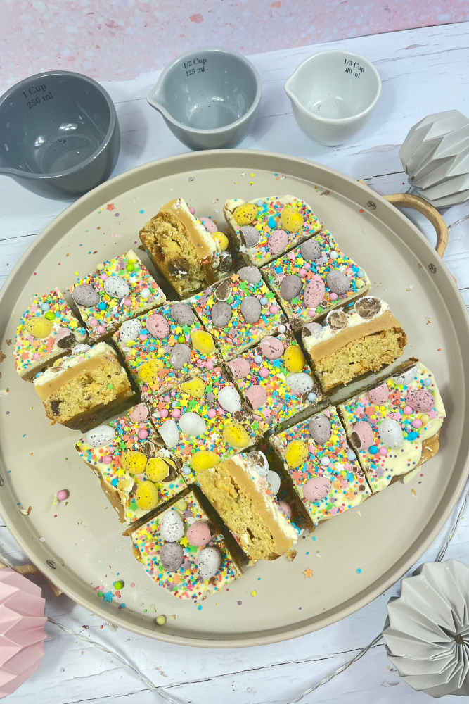 Mini Egg Millionaire Blondies