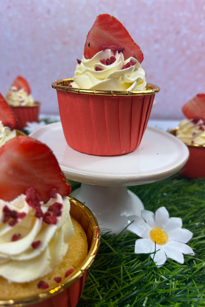 Strawberry and Cream Cupcakes
